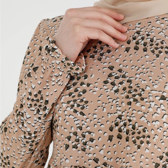 Zenane Womens
Mink - Multi - Crew neck - Unlined - Modest Dress Size 44: 12(US) - Picture 13 of 15